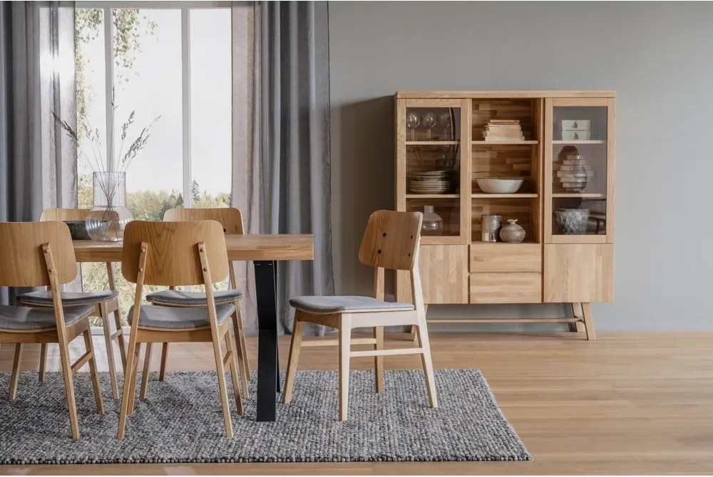 Vitrína z dubového dreva v prírodnej farbe 130x150 cm Brooklyn - Rowico