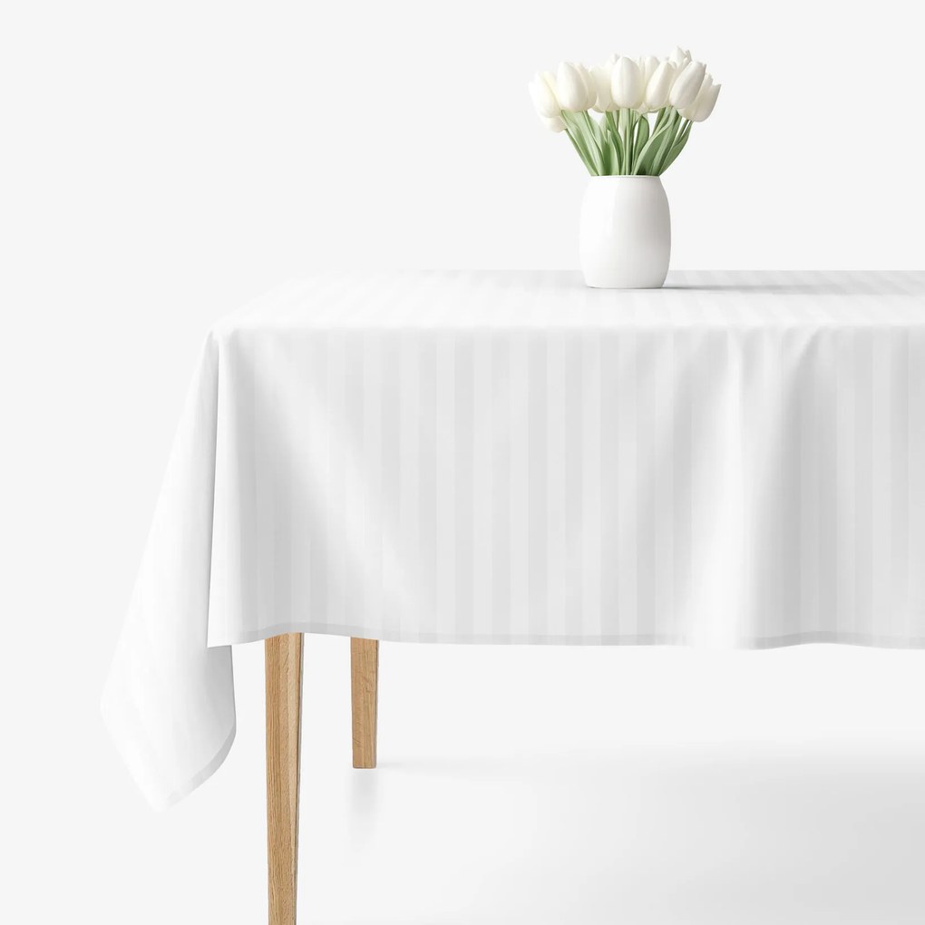 Goldea sviatočný hranatý damaškový obrus - biele saténové prúžky 140 x 220 cm