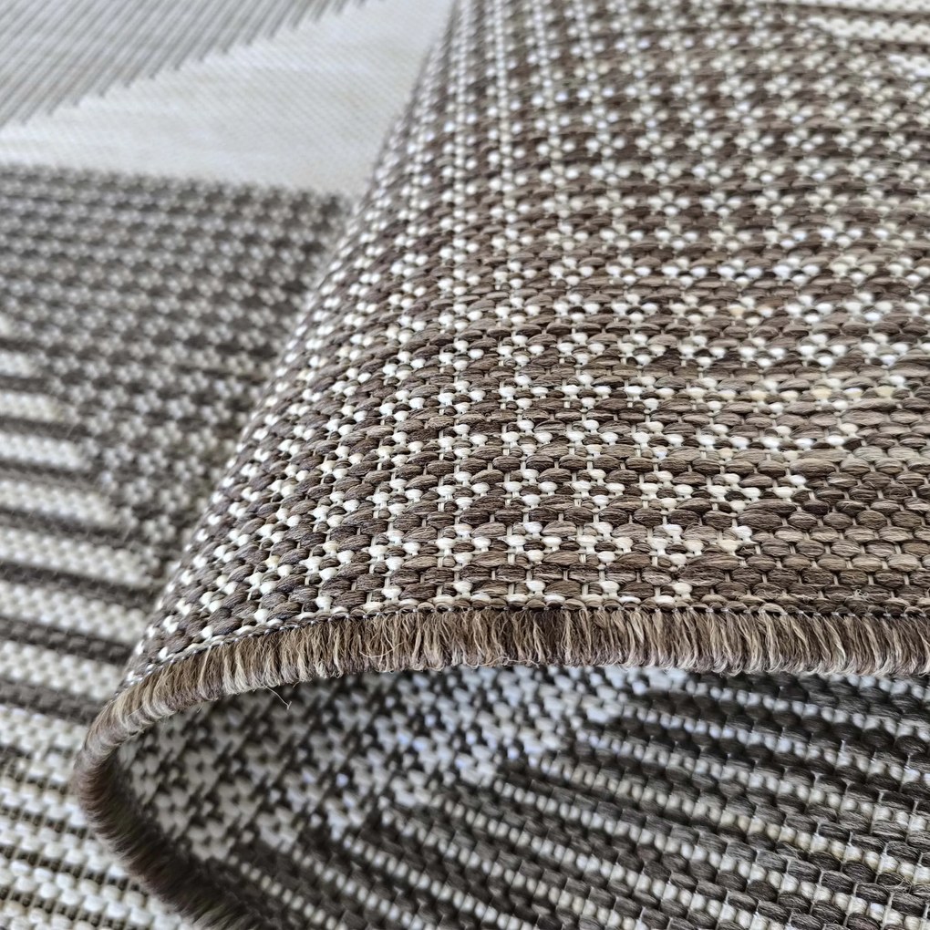 DY ZARA 16 obojstranný koberček s výšivkou, hnedý Rozmer: 200x290 cm