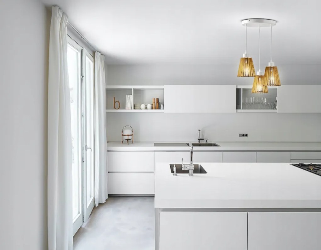 Drevená závesná stropná lampa E27