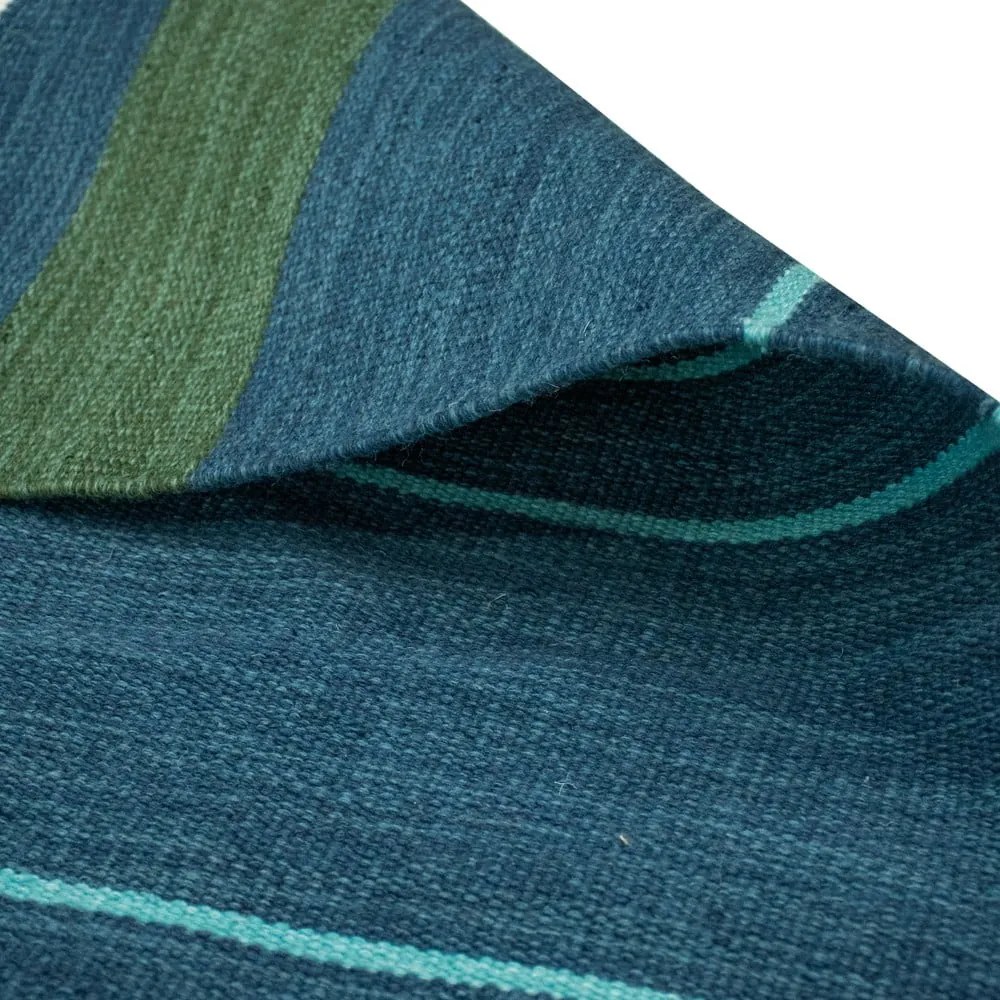 Tmavomodrý obojstranný vonkajší koberec z recyklovaného plastu Green Decore Marlin, 160 x 230 cm