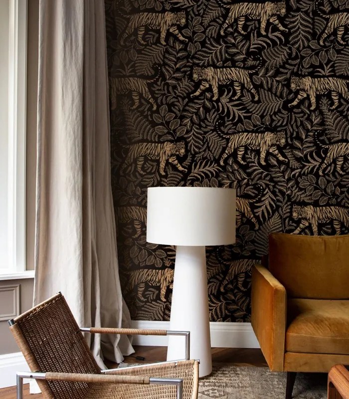 WALLCOLORS Camouflaged Tiger wallpaper - tapeta POVRCH: Prowall Eco