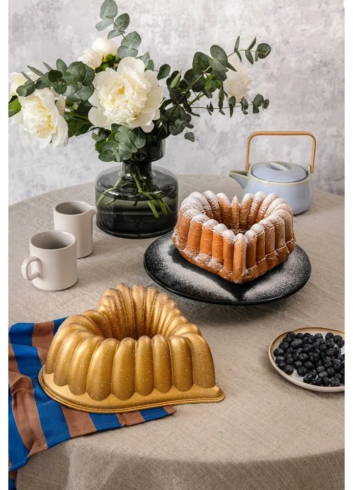 Modrá porcelánová kanvica na čaj 1 l Juna – Premier Housewares