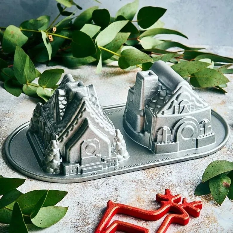 Nordic Ware Pečicí forma Gingerbread House Duet 1,2 l