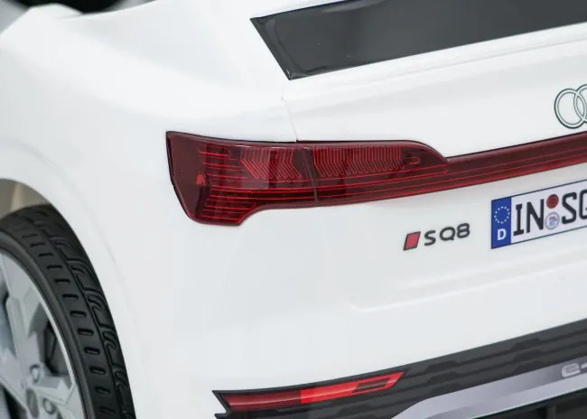 Elektrické autíčko Audi SQ8 biele / sivé