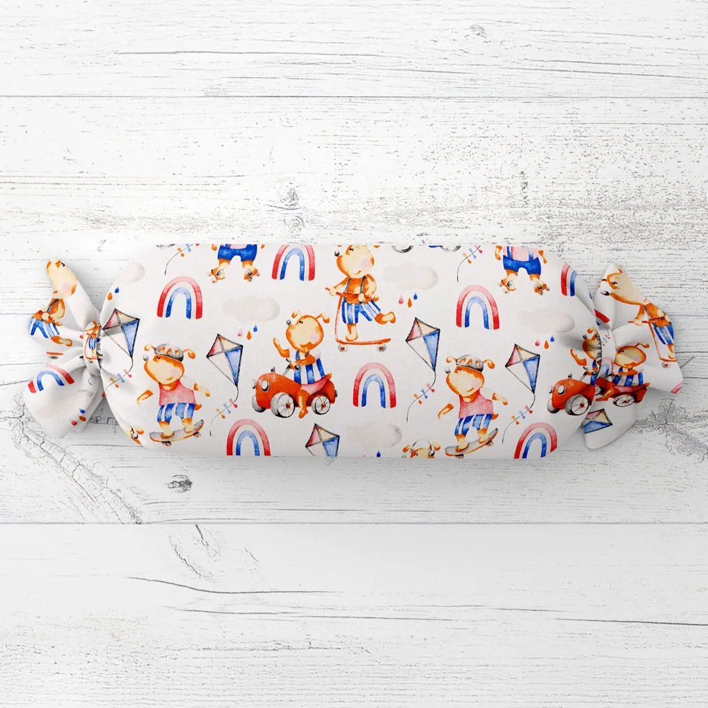 Biante Detský vankúš valec bonbon Sandra SA-521 Modro-červení psíkovia s autami na bielom 15x40 cm