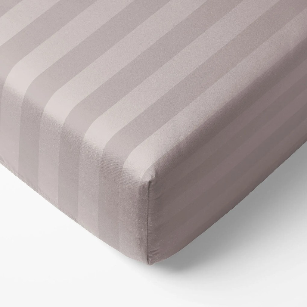 Goldea damašková napínacia plachta - sivohnedé prúžky so saténovým leskom 180 x 200 cm