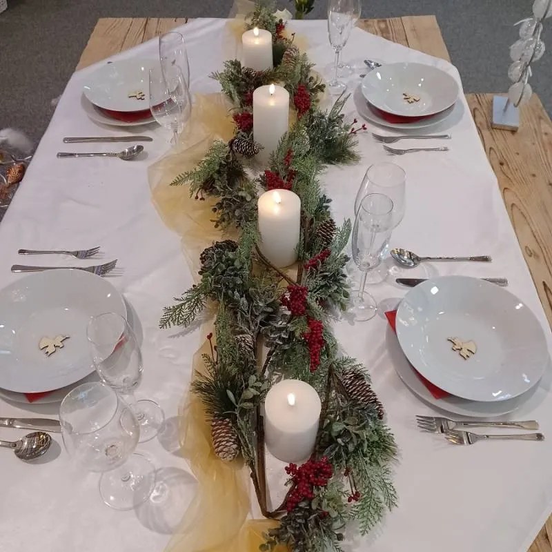 DECOLED Girlanda s červenými bobulemi, 270 cm, ojíněná