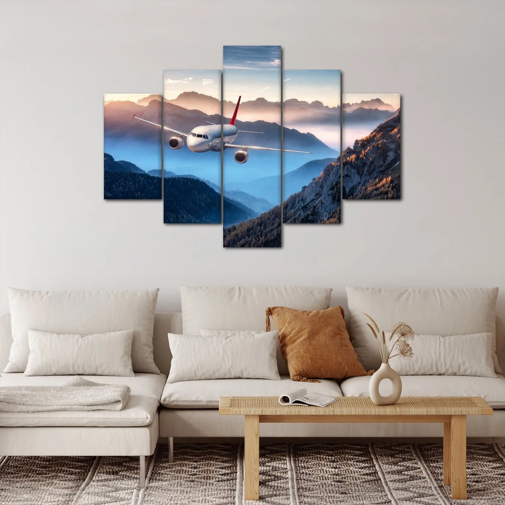 Obraz - Lietadlo nad vrcholmi hôr (150x105 cm)