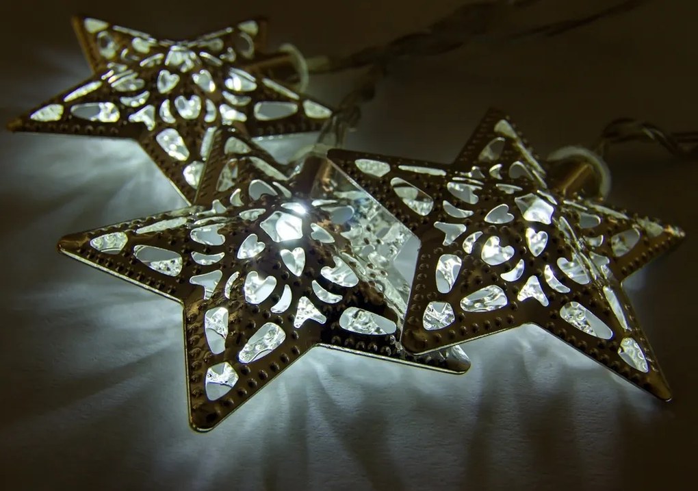DECOLED LED světelný řetěz na baterie, kovové hvězdy, ledově bílá, 10 diod, 1,3 m