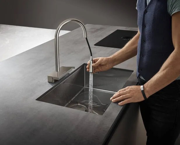 Hansgrohe M81, drezová batéria Aquno Select s výsuvnou spŕškou a plochým sprchovým prúdom, sBox, vzhľad nehrdzavejúcej ocele, HAN-73831800