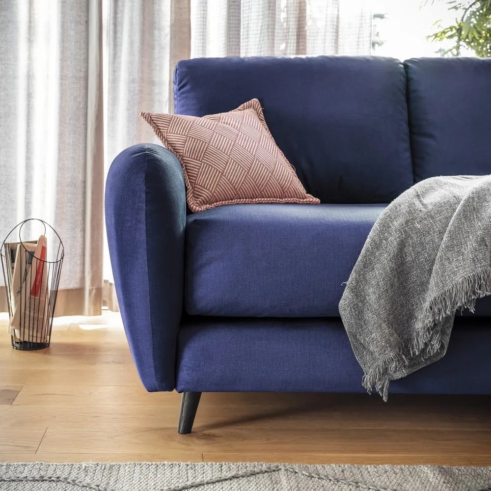 Námornícky modrá zamatová rohová pohovka s podnožkou Miuform Cosy Claire, pravý roh