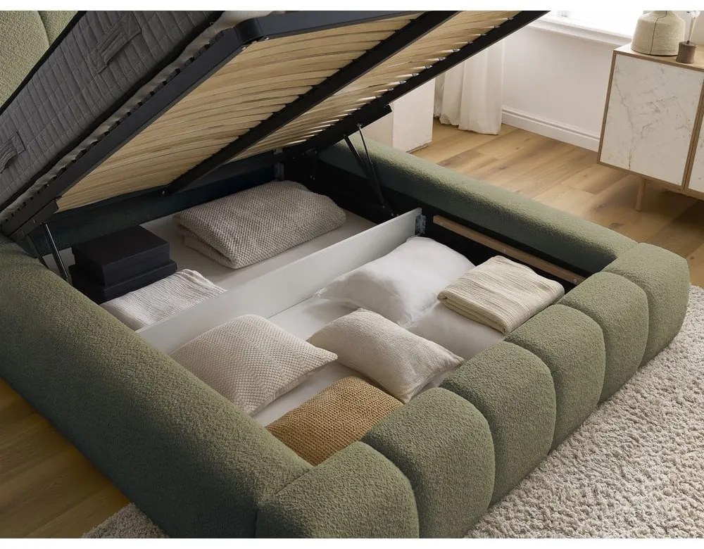 Zelená čalúnená dvojlôžková posteľ s úložným priestorom s roštom 160x200 cm Denali – Bobochic Paris