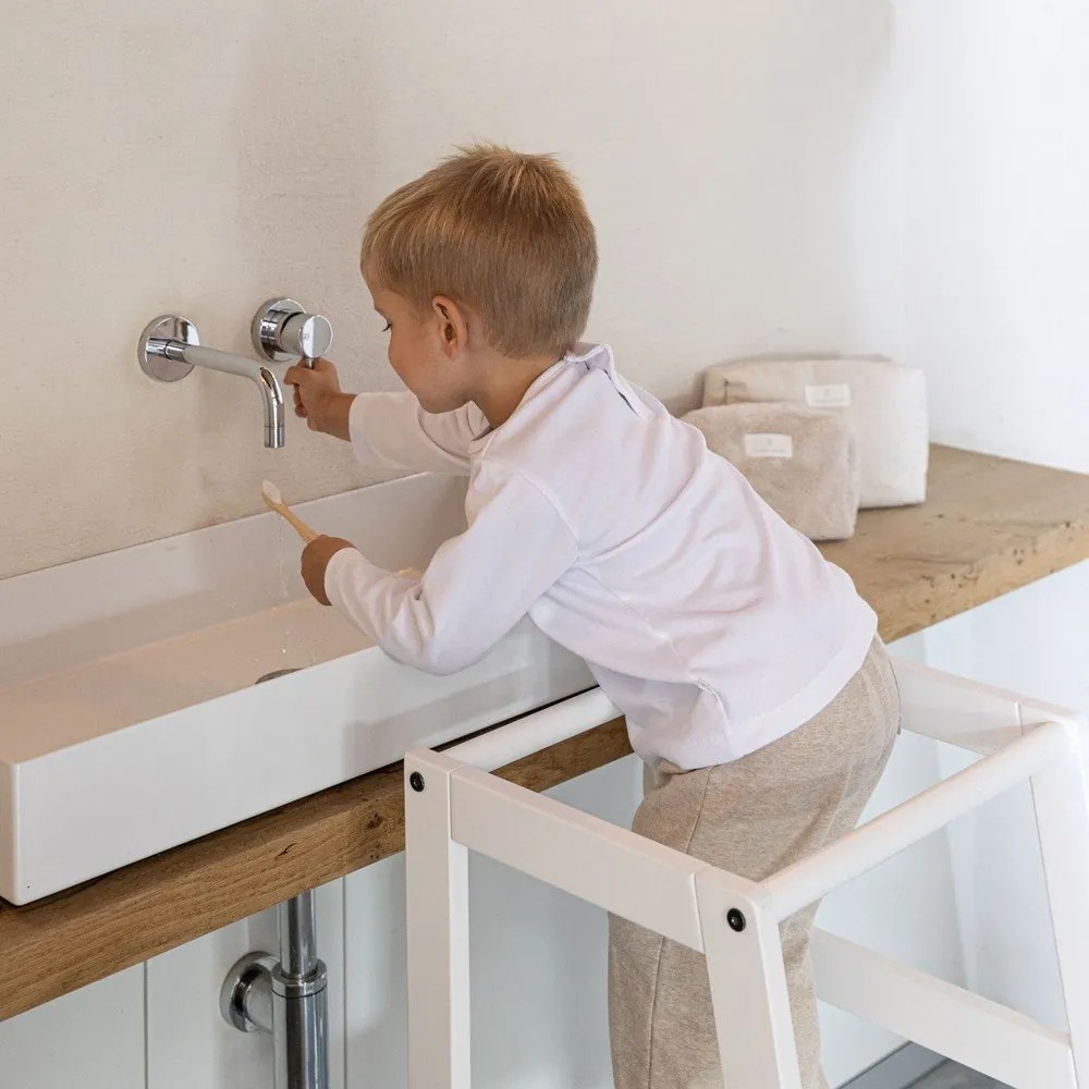 Biela učiaca veža z bukového dreva Forrest – Vipack