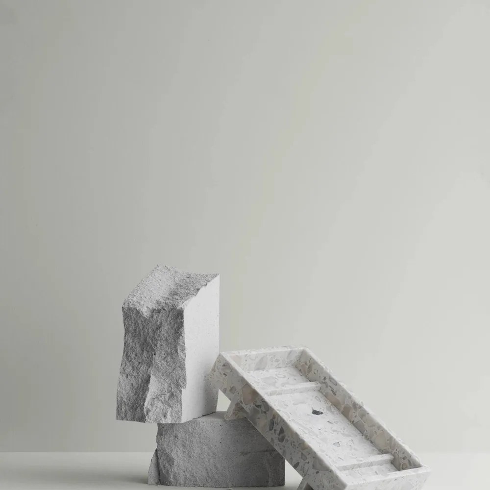 Mramorová dekoratívna tácka 30x18 cm Abento – Blomus