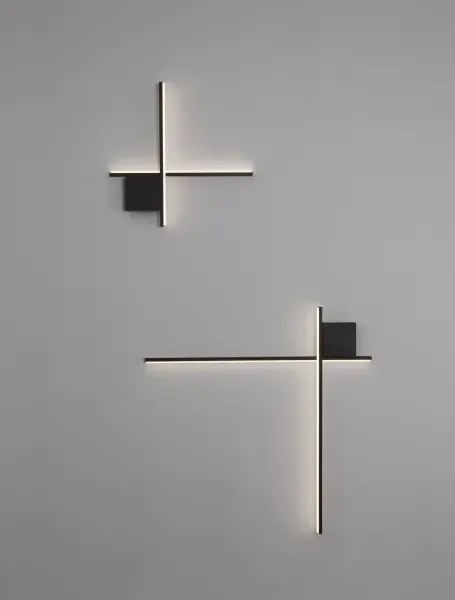 Dizajnové nástenné svietidlo Cross 50 čierna