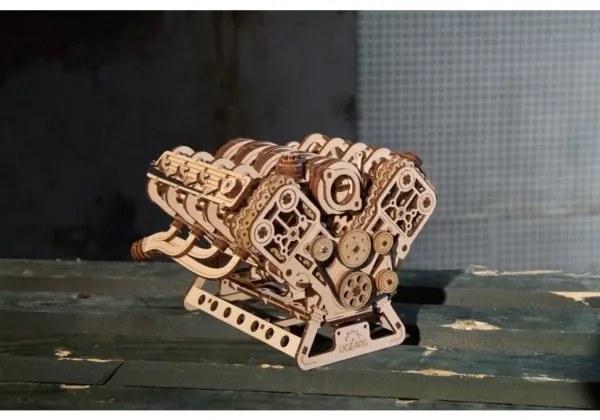 Ugears - 3D drevené mechanické puzzle Motor V8