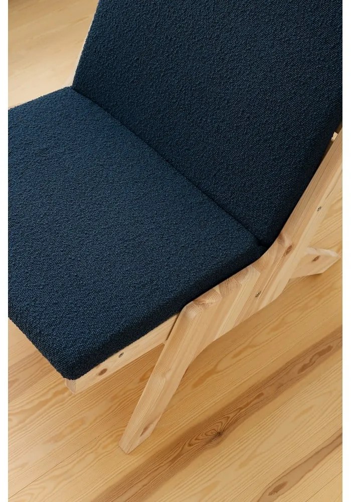 Tmavomodré kreslo Sway – Karup Design