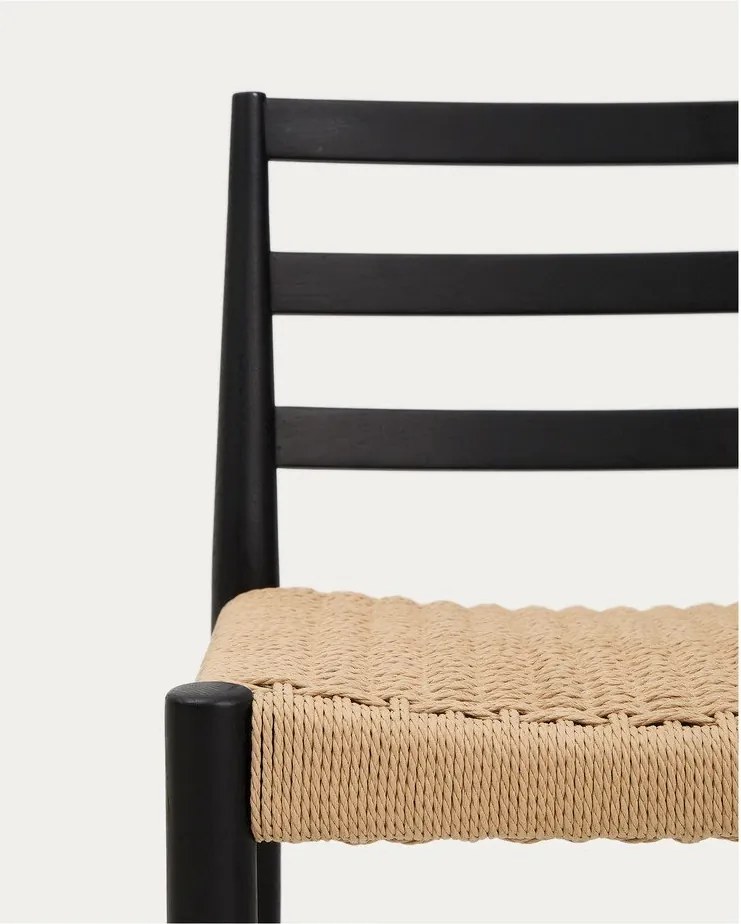 Čierna/v prírodnej farbe barová stolička z dubového dreva (výška sedadla 65 cm) Analy – Kave Home