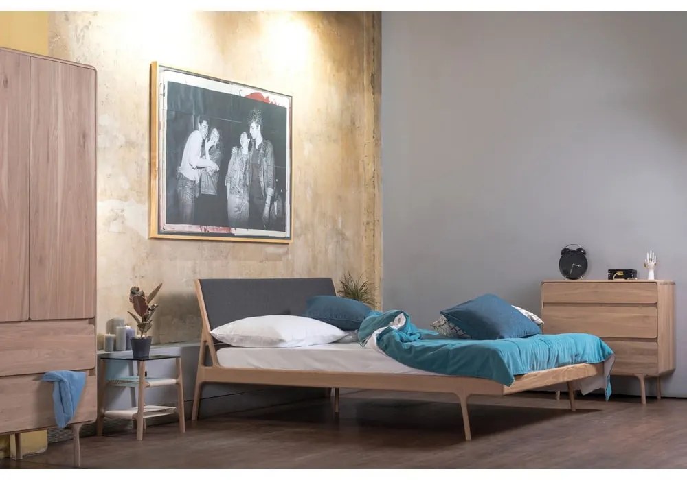 Sivá/prírodná čalúnená dvojlôžková posteľ z dubového dreva 140x200 cm Fawn - Gazzda