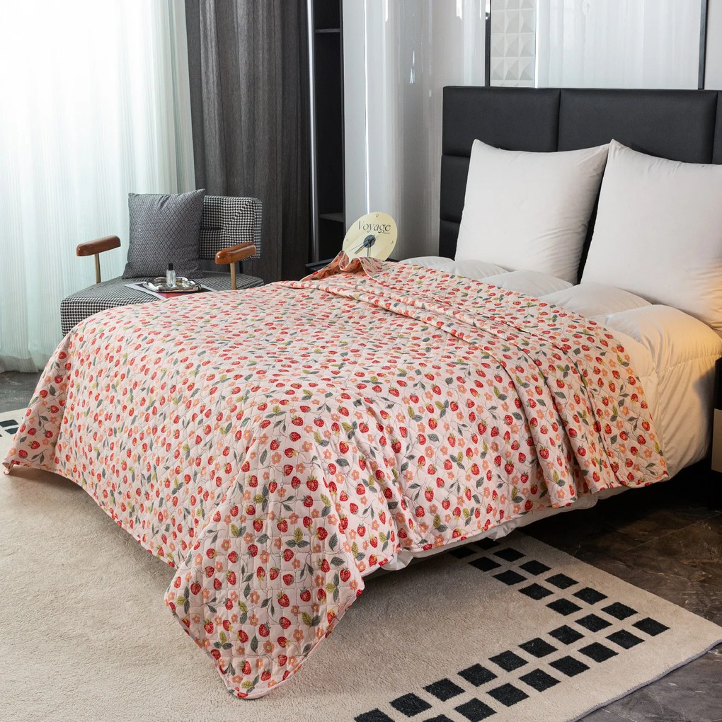 Prehoz na posteľ STRAWBERRY ružový Rozmer: 220 x 240 cm