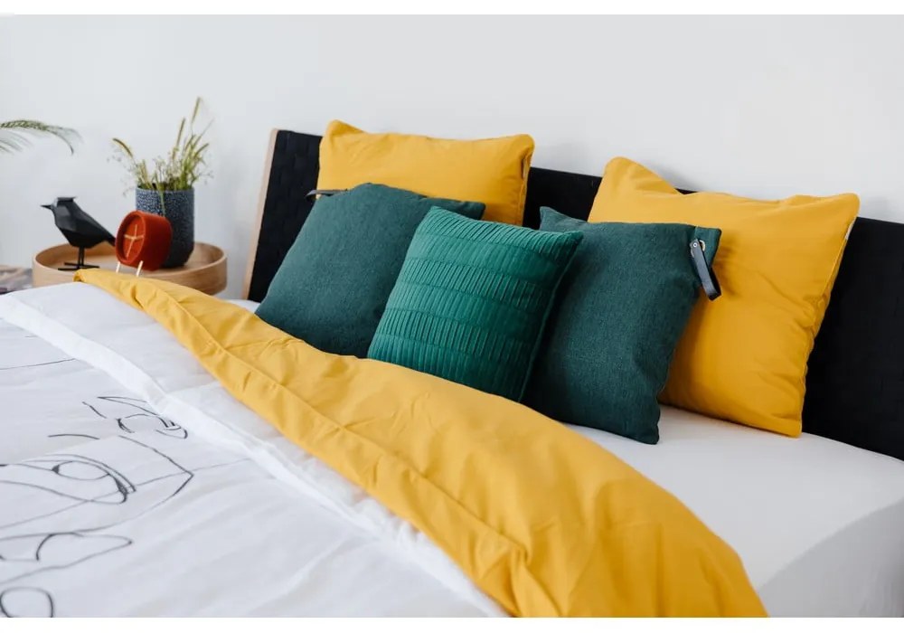 Posteľ z masívneho dubového dreva s čiernym čelom Gazzda Fawn, 160 x 200 cm