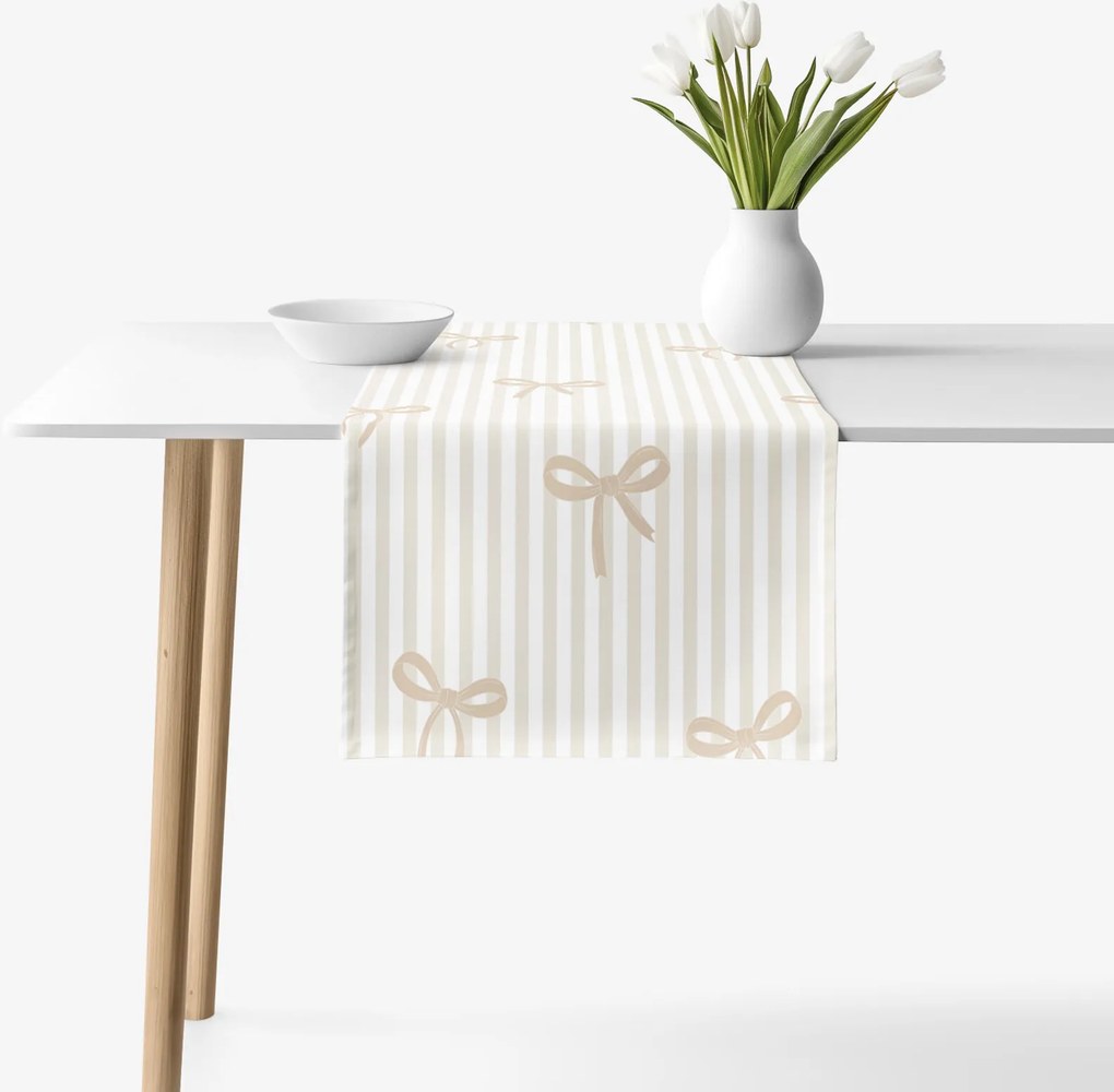 Goldea behúň na stôl 100% bavlnené plátno - latte mašličky s prúžkami 20x140 cm