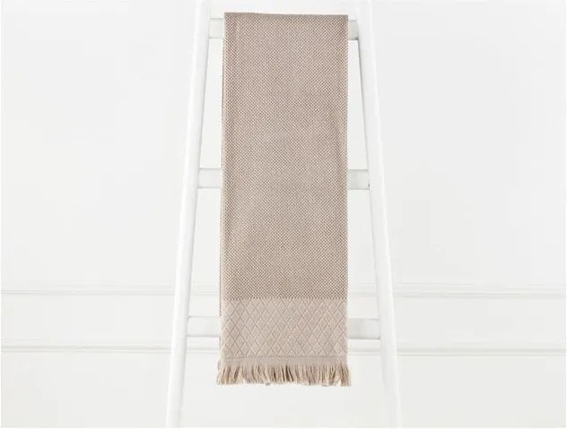 Svetlohnedý bavlnený uterák Madame Coco Eleanor, 70 × 140 cm