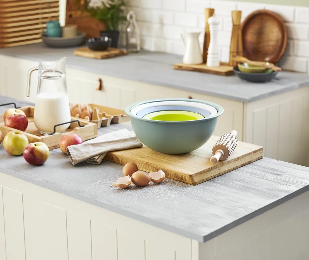 Rotho Plastové misky - súprava 3 kuchynských misiek a sitka CARUBA, mix farieb