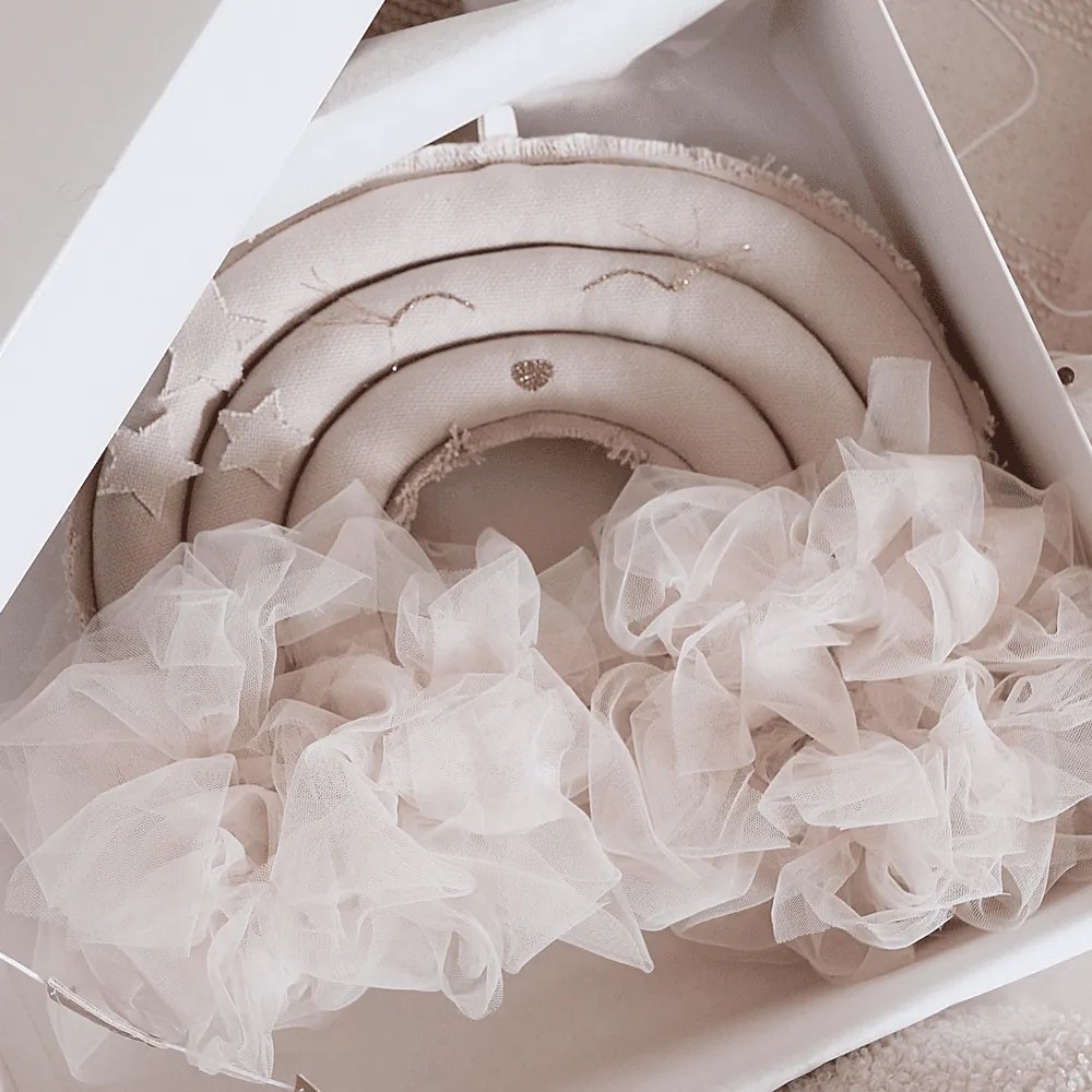 Závesná dekorácia dúha púdrovo ružová 35x27x12cm