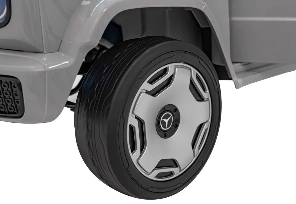 Detské autíčko s elektrickým pohonom 4x4 Mercedes Benz EQG - strieborné