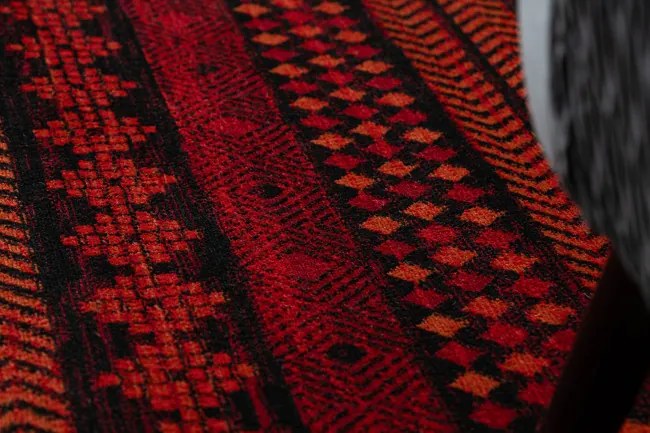 Koberec ORIENT 5132 so strapcami / orientálny, bordový / čierny