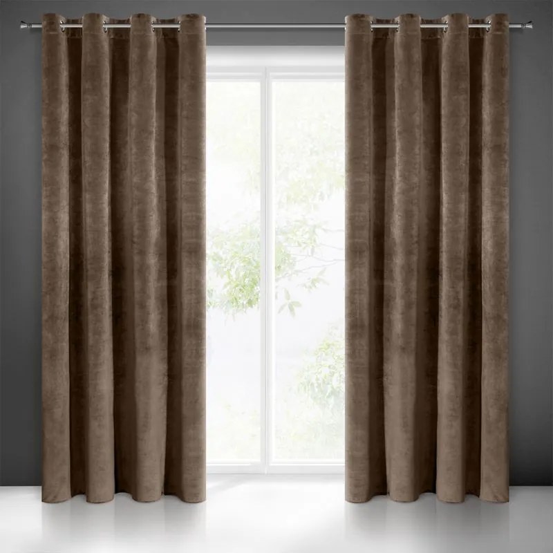 Dekorstudio Záves VILLA z exkluzívneho zamatu 140 x 250 cm v hnedej farbe - dekoračné kolieska
