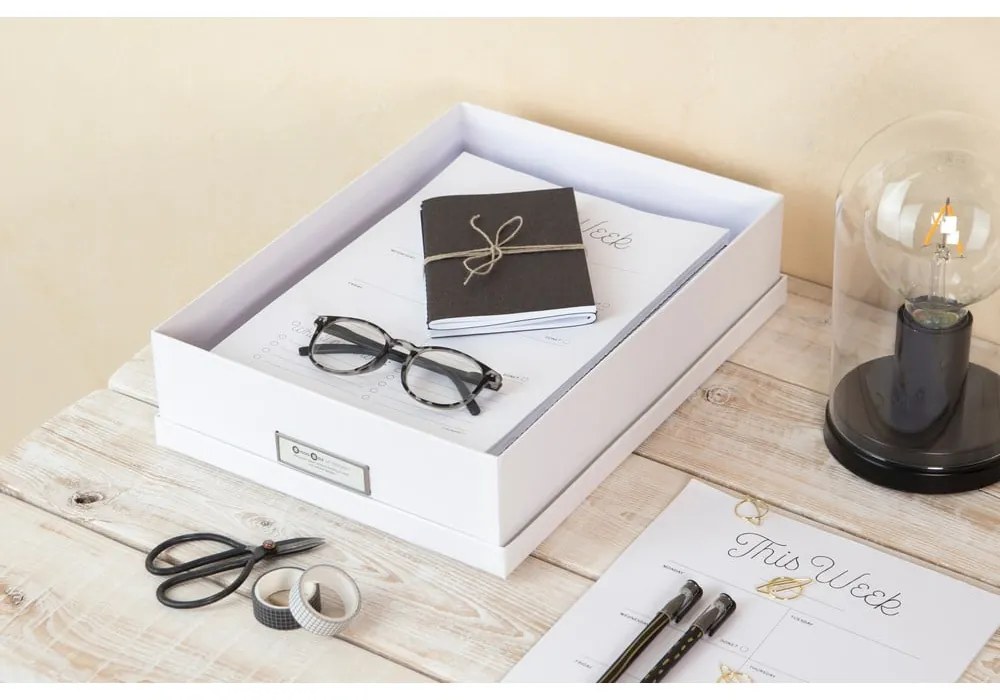 Biely úložný box s menovkou na dokumenty Bigso Box of Sweden Oskar, veľkosť A4