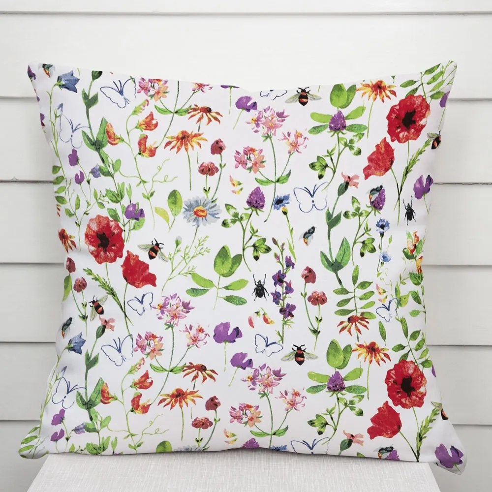 Biante Bavlnená obliečka na vankúš Sandra SA-608 Červeno-fialové lúčne kvety s motýlikmi a čmeliakmi na bielom 60 x 60 cm