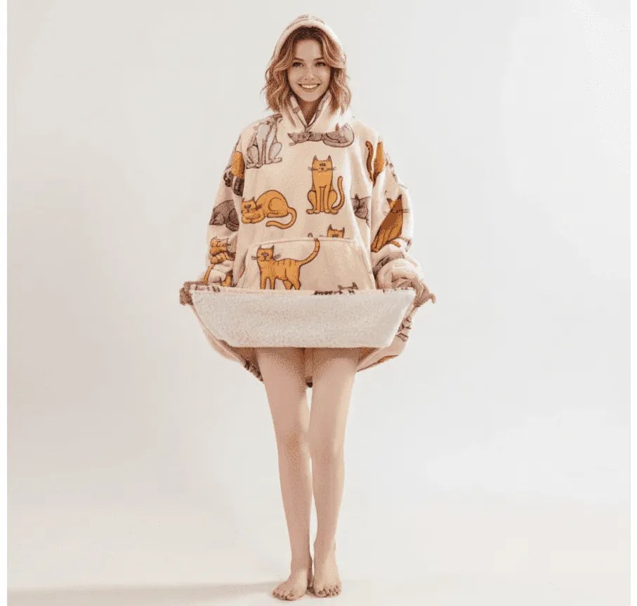 Baránková mikinová deka s rukávmi a kapucňou COLORED CATS krémová