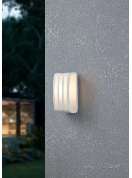 Eglo 900809 - Vonkajšie nástenné svietidlo CAMARDA 1xE27/40W/230V biela IP54