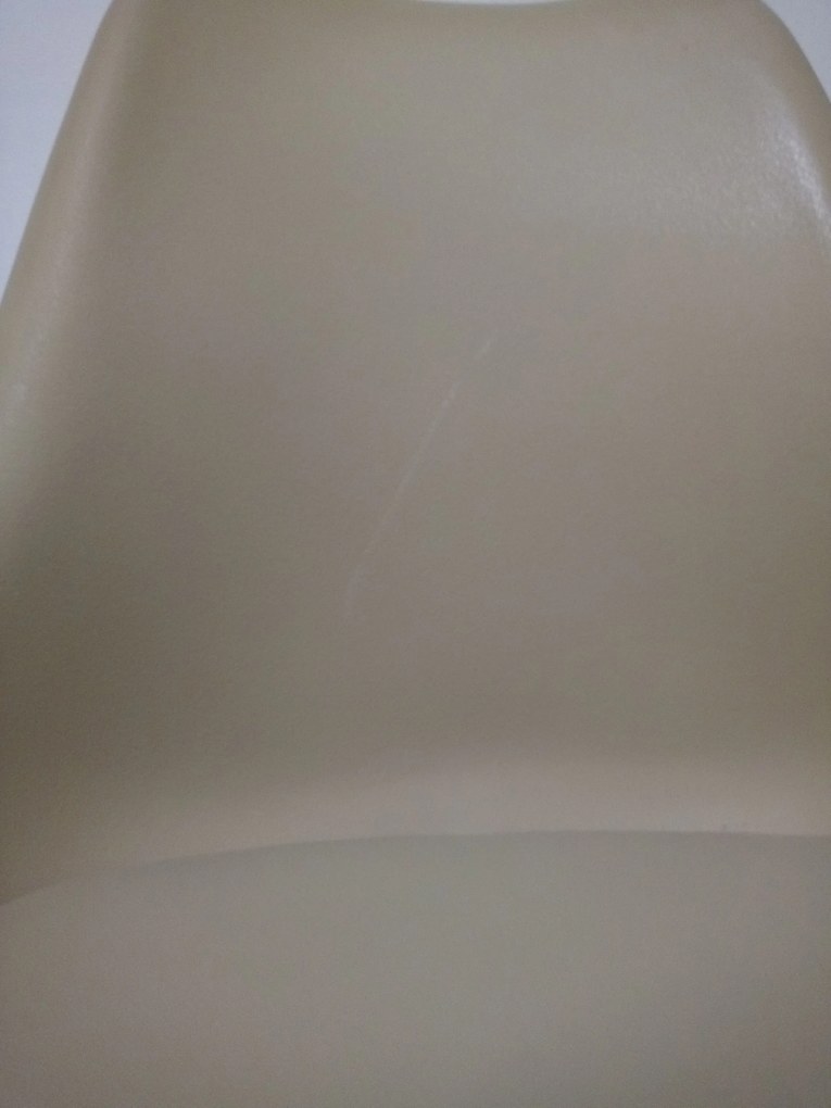 AKCIA Béžová stolička BALI MARK s béžovými nohami II. akosť