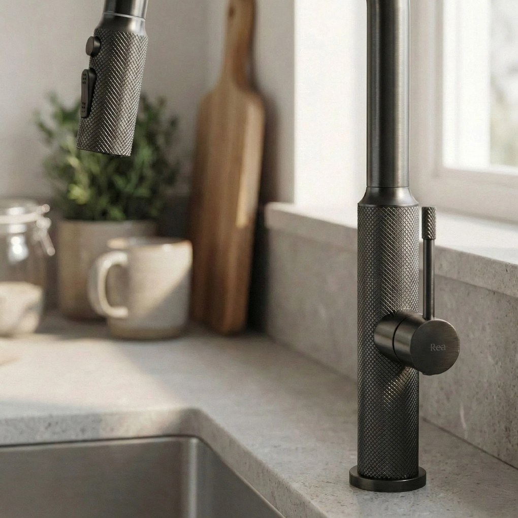 Rea Master, vysoká kuchynská batéria s výsuvným výtokom, grafitová matná, REA-B7206