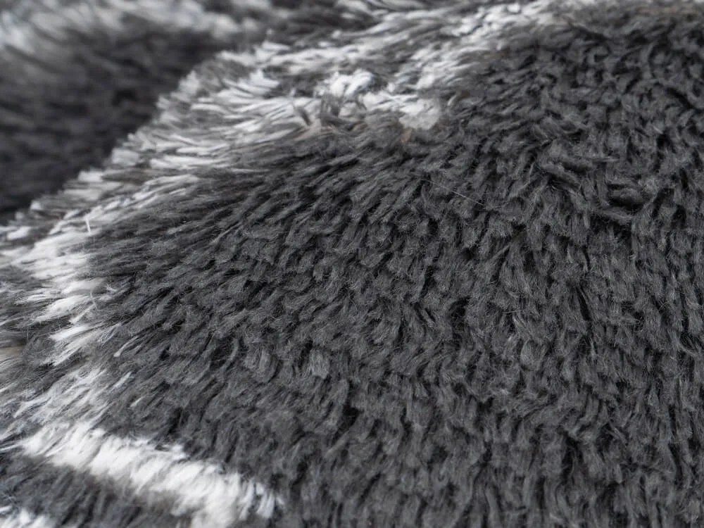 TZ Tmavosivý vzorovaný koberec shaggy Decor Latern Rozmer: 200x250 cm