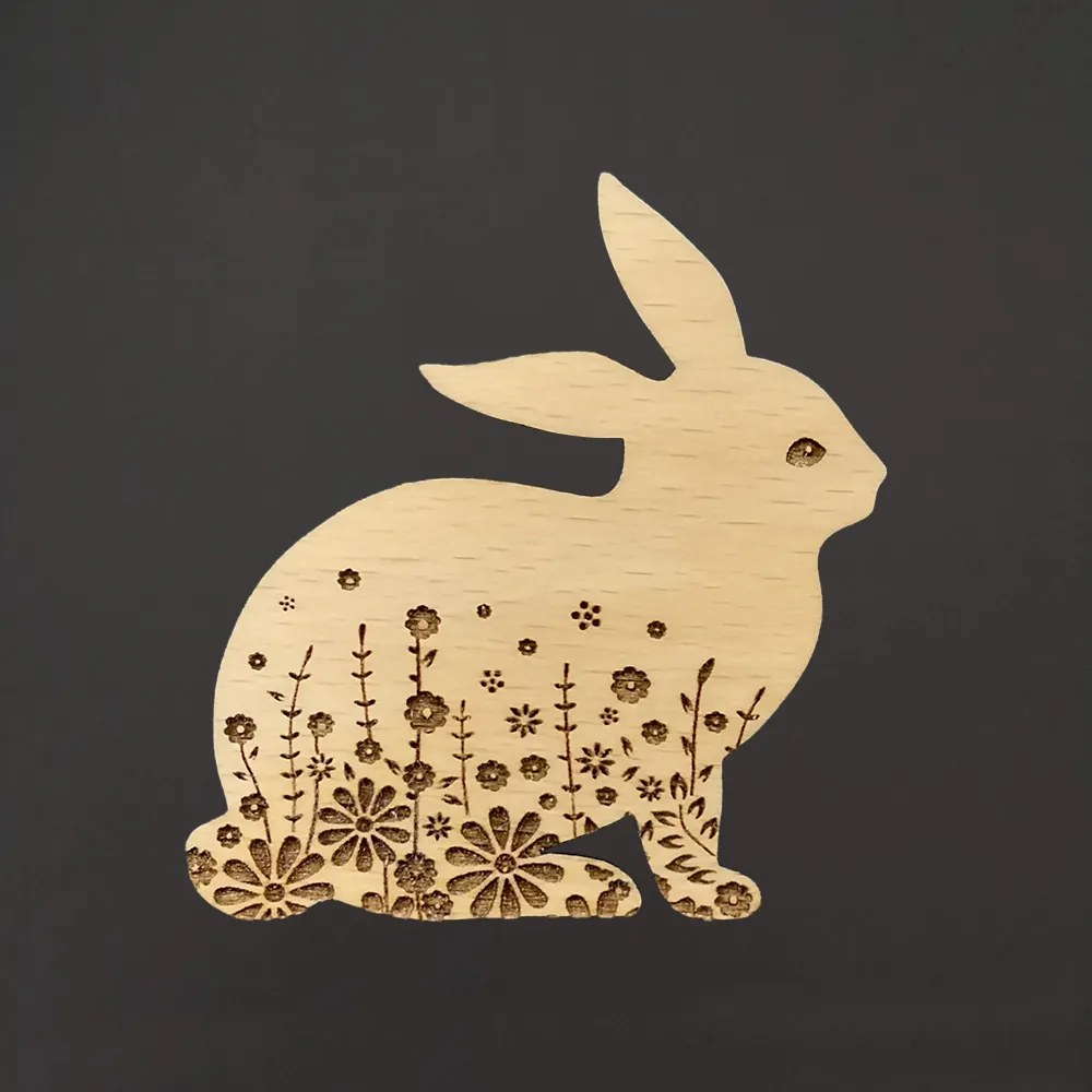 AMADEA Drevená dekorácia zajac so vzorom kvetín, masívne drevo, 6 x 6 cm, český výrobok