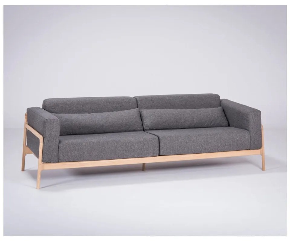 Tmavosivá pohovka s konštrukciou z dubového dreva Gazzda Fawn, 240 cm