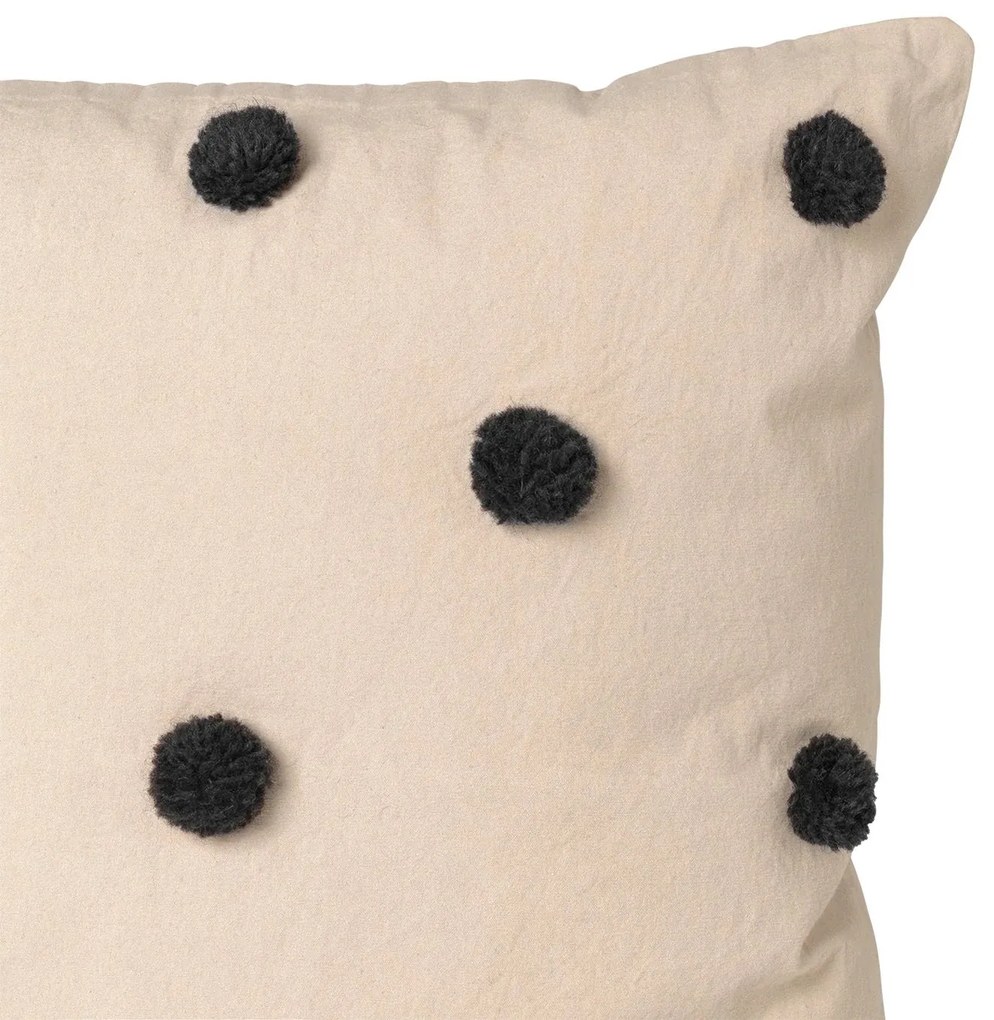 ferm LIVING Vankúš s výplňou Dot Tufted Sand 50 x 50 cm