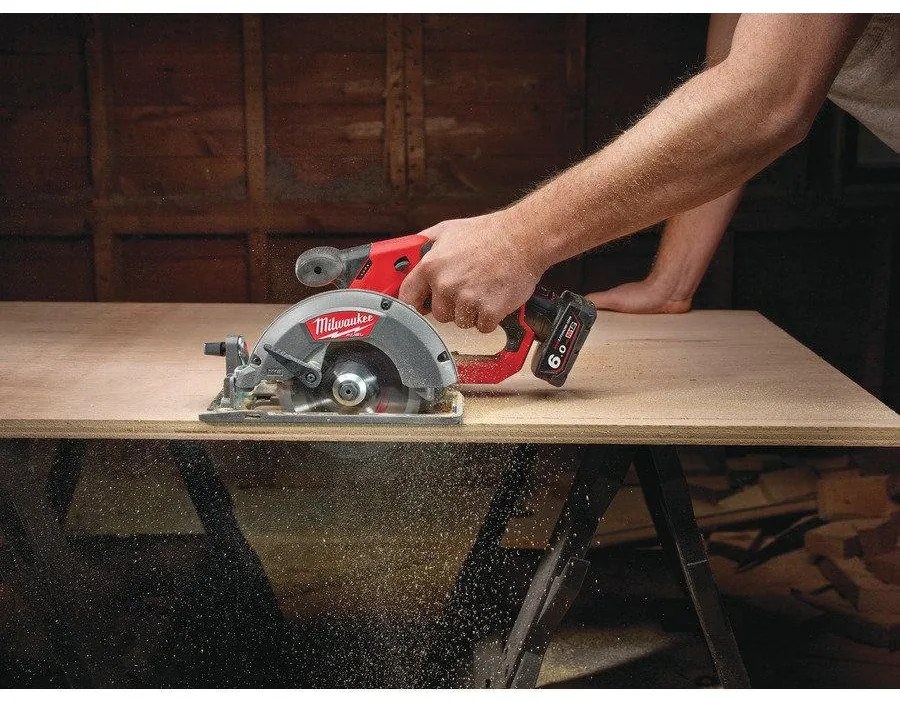 AKU píla okružná - MILWAUKEE M12 CCS44-602X; 140 mm; 12 V