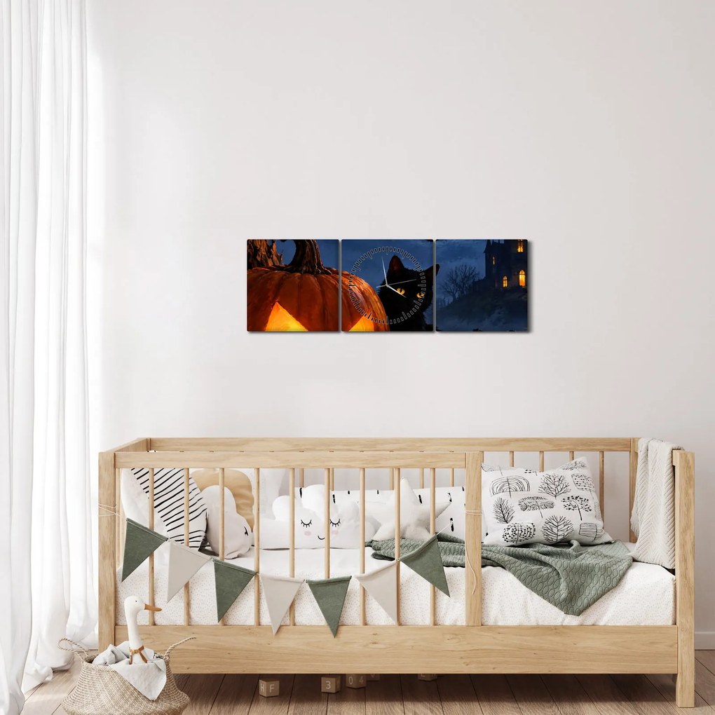 Obraz - Čierna mačka pri svietiacej tekvici na Halloween (s hodinami) (90x30 cm)