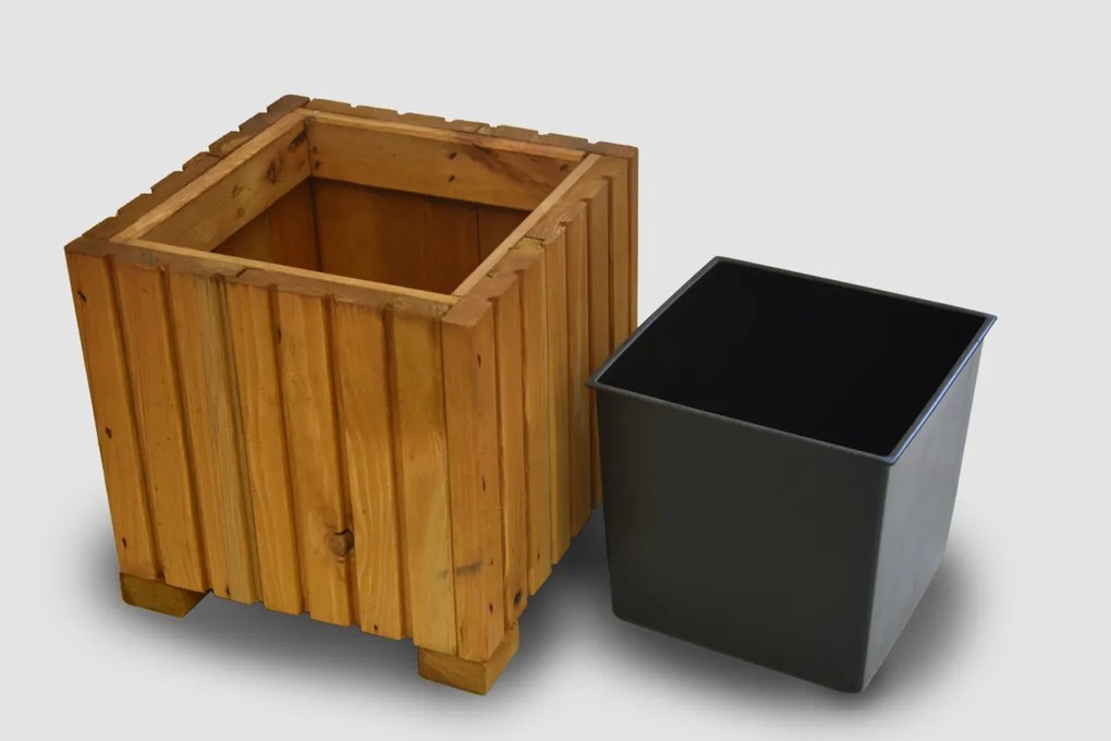 Štvorcový drevený truhlík s plastovou vložkou - svetlohnedá, 25x25x25