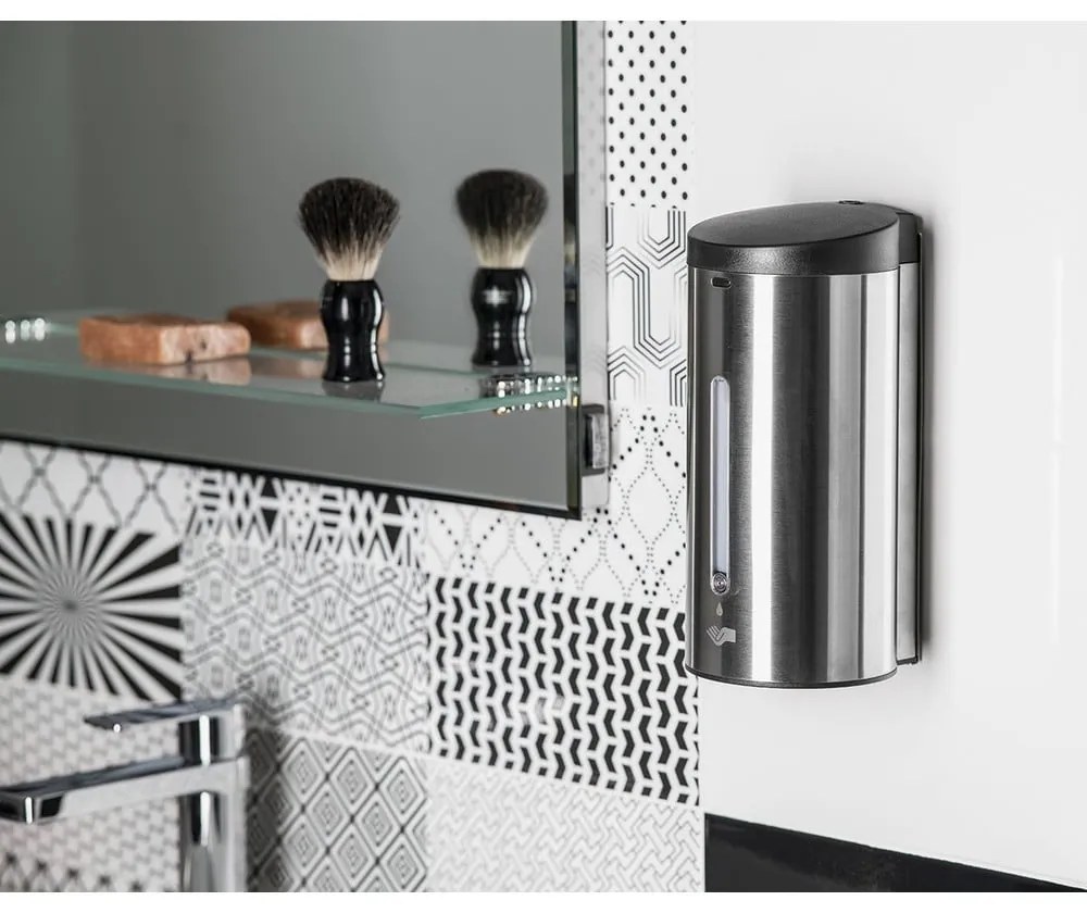 Bezdotykový dávkovač mydla z nehrdzavejúcej ocele v matne striebornej farbe 650 ml – Sapho