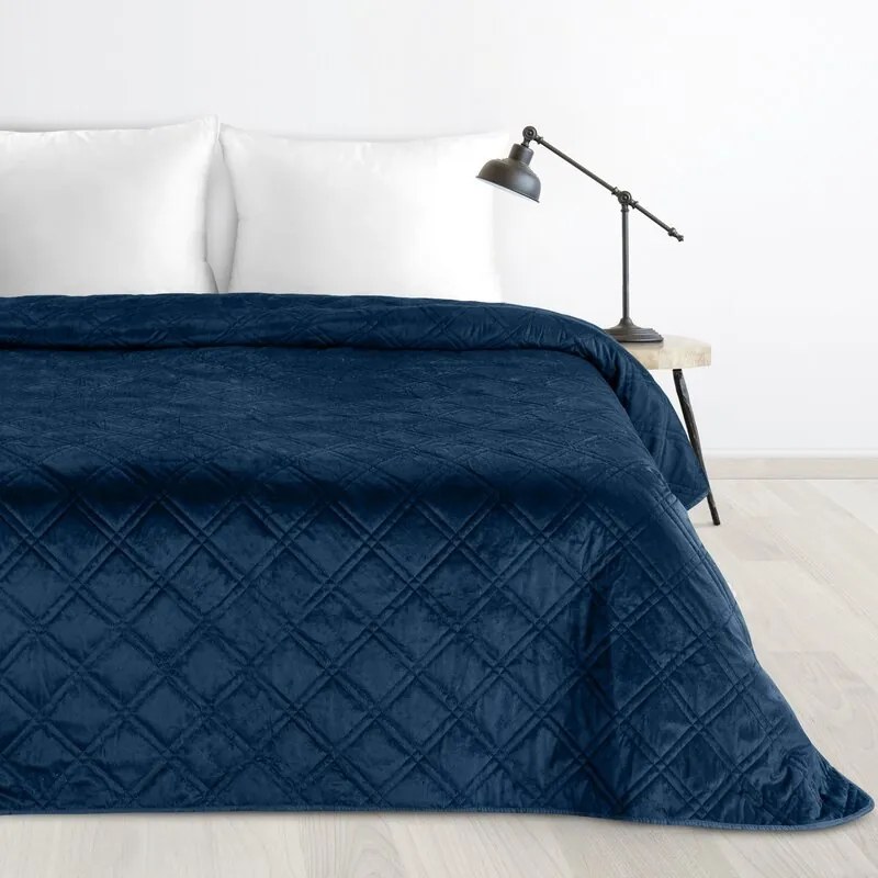 Dekorstudio Zamatový prehoz na posteľ LUIZ8 v granátovomodrej farbe Rozmer prehozu (šírka x dĺžka): 170x210cm