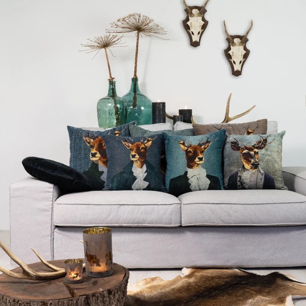 Šedý zamatový vankúš s jeleňom Fleury Deer - 50*50*15cm
