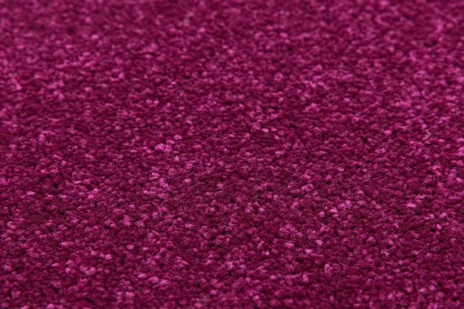 Metrážny koberec CAROUSEL 114 NSF fialový